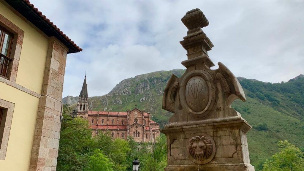 Cómo llegar en coche y aparcar en Covadonga