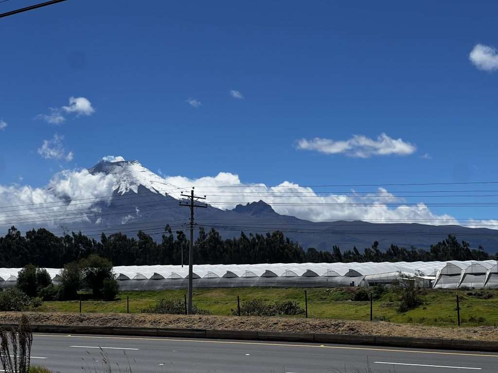 El Cotopaxi desde la Panamericana