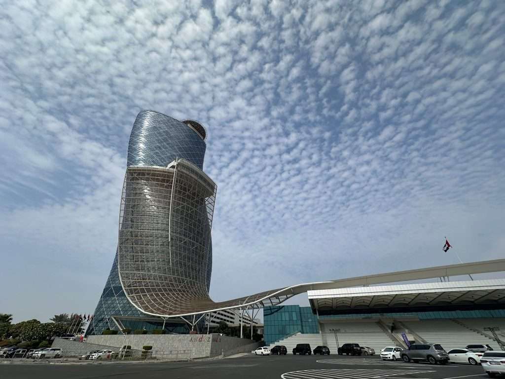 Capital Gate qué ver en Abu Dhabi