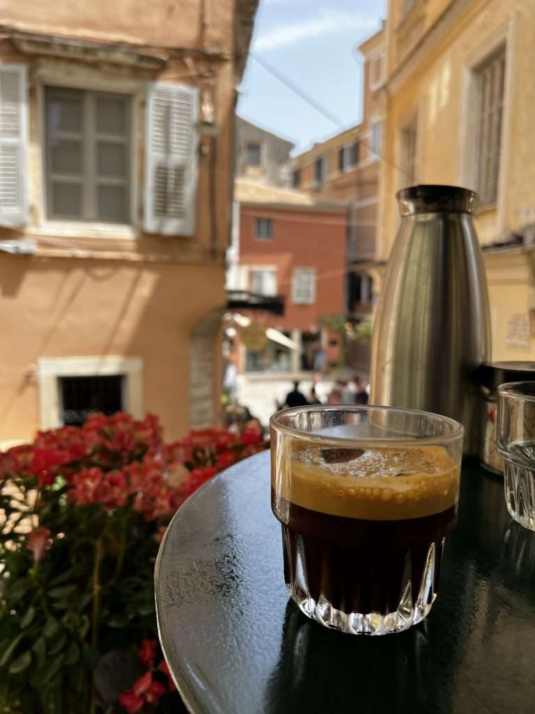 Último Café en Corfú
