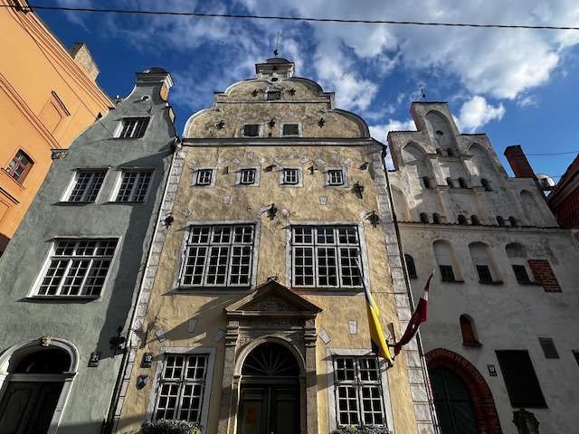 Tres hermanos Riga