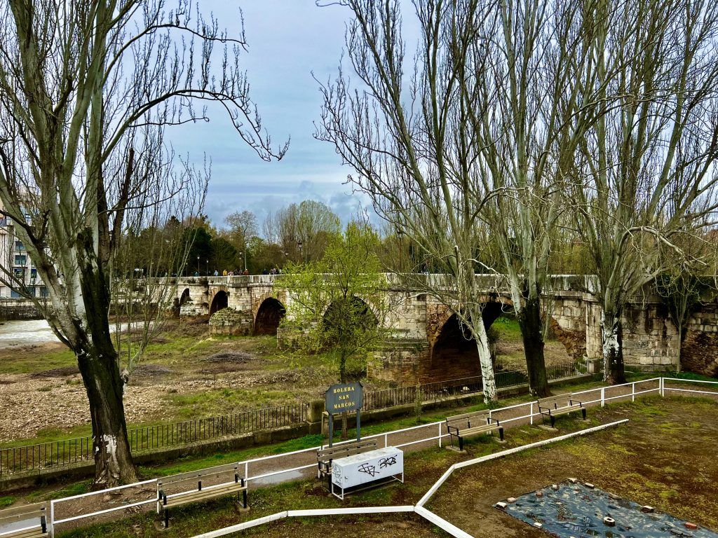 Puente Romano Qué ver en León en 2 días