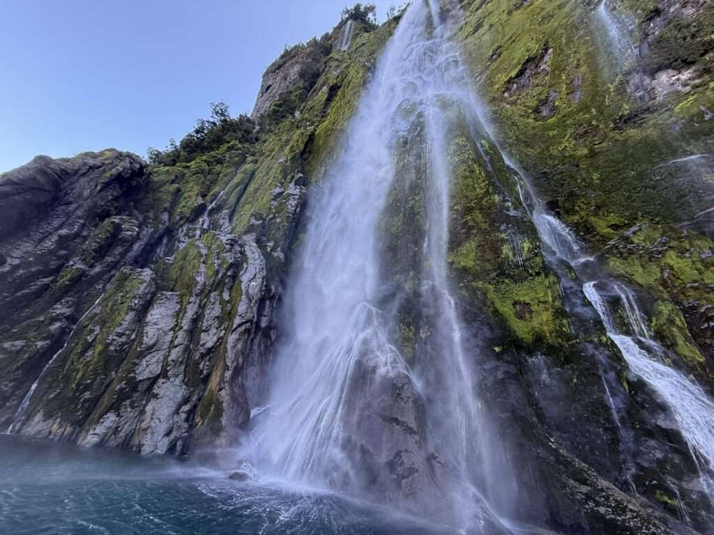 Cascada de Milford Sound