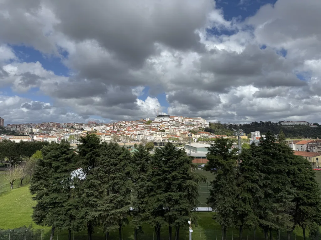 Cruzando el río en Coimbra