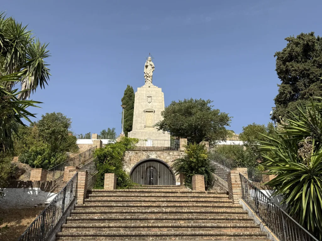 Monumento al Sagrado Corazón Qué ver en Constantina