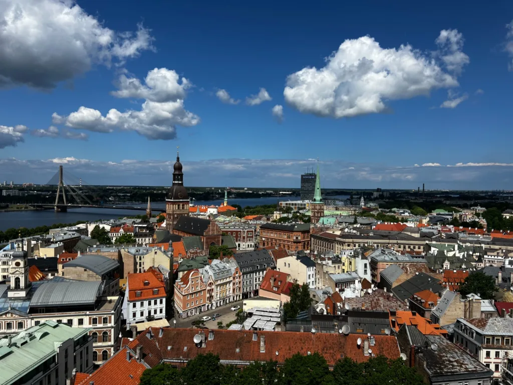 Vistas desde lo alto de la iglesia de San Pedro Riga