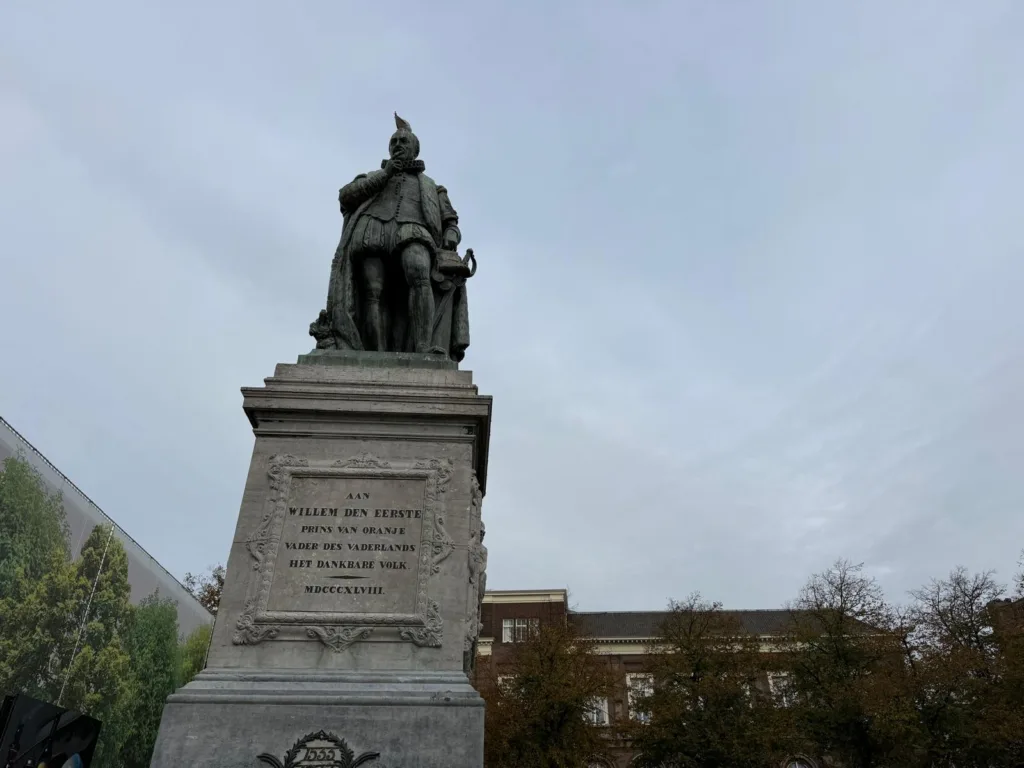 Estatua de Guillermo en La Haya