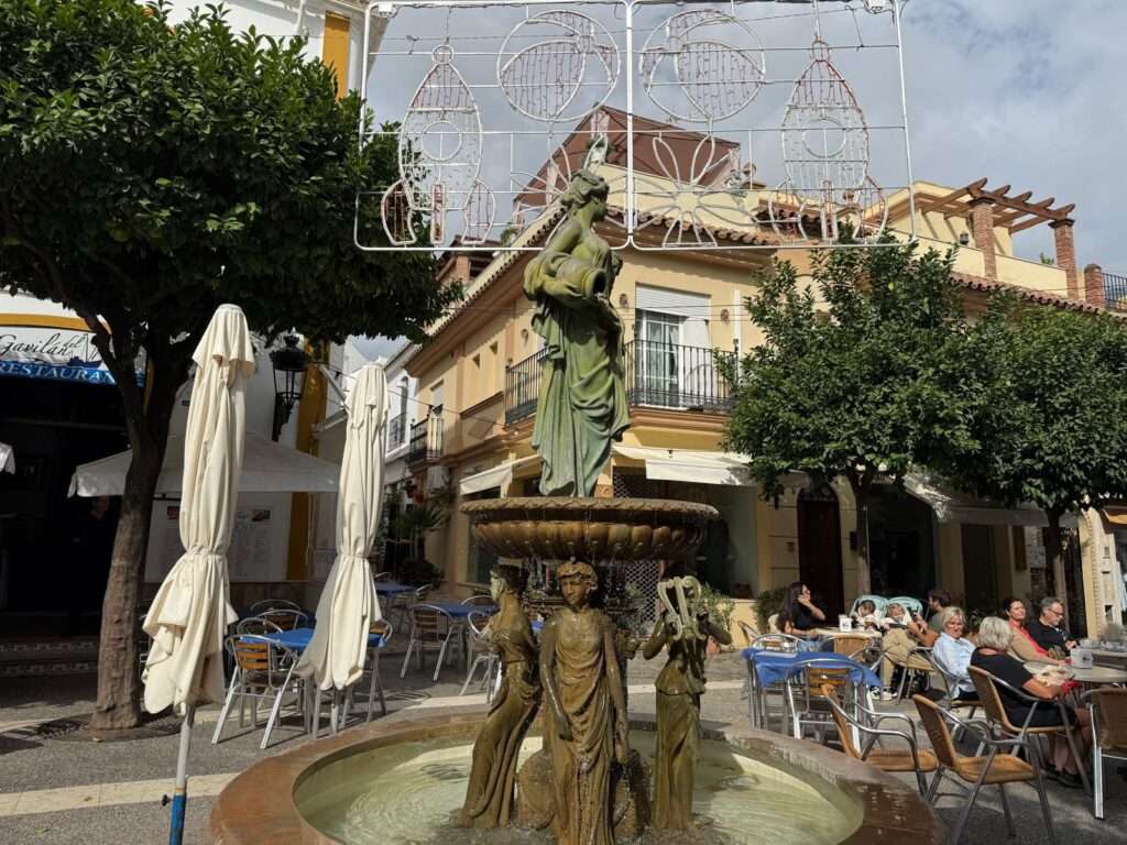 Plaza en Qué ver en Estepona