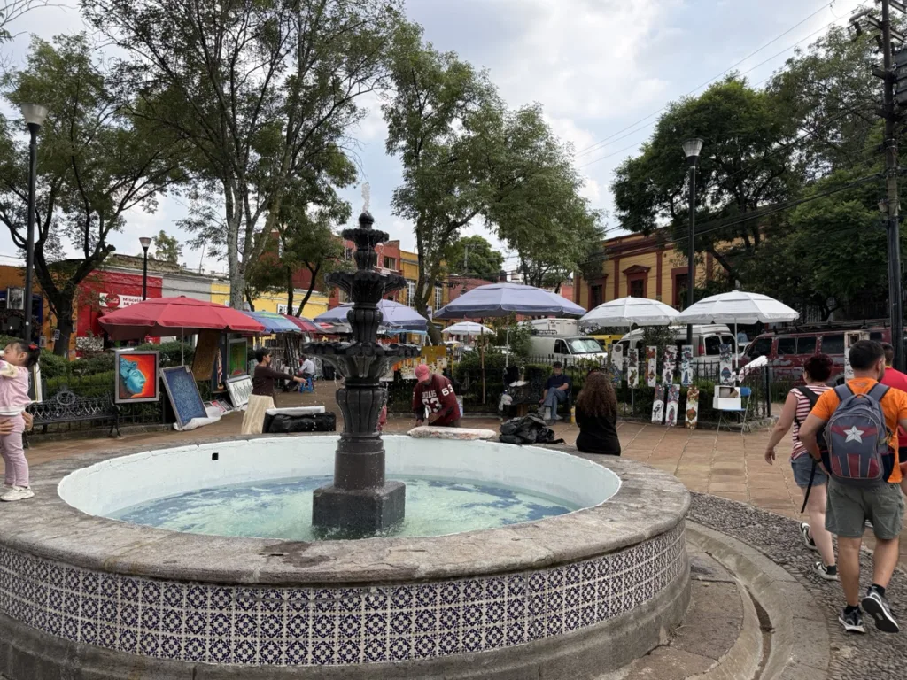 Plaza en el barrio de Ángel